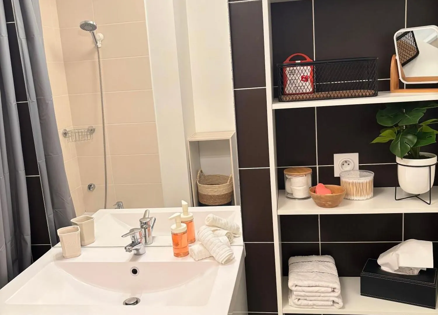 Proche Geneve - Cosy Appartement Reignier-Esery 아파트